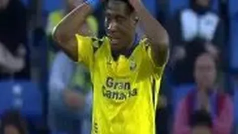 紧急招募！卡拉格力挺利物浦：冬季转会窗，中卫补强刻不容缓！